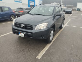 Predam toyota rav4 2.2 D-4D 4x4 - 2