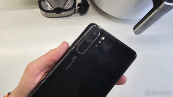 Huawei P30 Pro - jemná puklina na lcd - 2