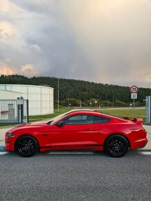 Ford Mustang 5.0 GT V8 - 2