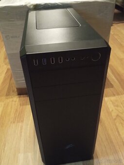 Herni Pc Evolveo,  CPu AMD 4,2 Ghz ,  XFX Rx 580 8Gb,  Ram - 2