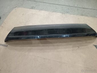 VOLVO XC40 SPOILER ZADNÝCH DVERÍ 31488325 - 2