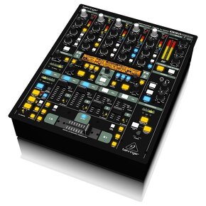 Behringer DDM 4000 - 2