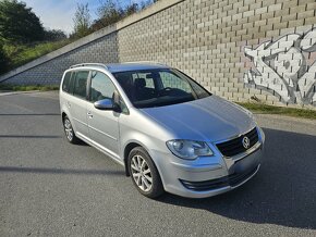 VW Touran 1.9TDI DSG model rok 2010 - 2