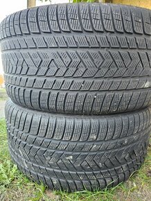 Predám 2-Zimné pneumatiky Pirelli Scorpion 325/40 R22 - 2