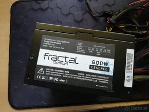 Predám počítačový zdroj Fractal Design Essence 600W - 2