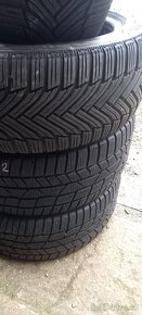 Predám zimné pneu 225/45r17 - 2