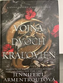 Vojna dvoch kralovien/4. kniha zo serie Z krvi a popola - 2