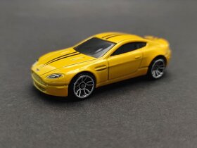 Hot wheels 3 - Aston Martin & Dodge Viper - 2