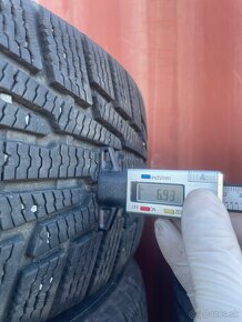 225/60 R17 nokian - 2