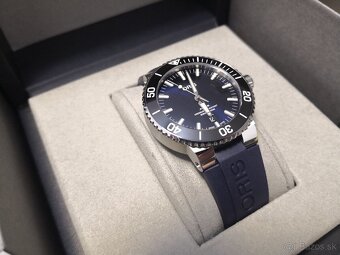 Oris aquis date 43,5 mm - 2