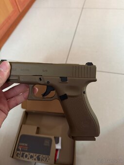 Glock 19 - 2