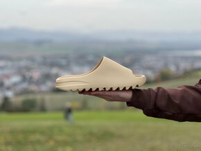 ADIDAS yeezy slide „desert sand” - 2