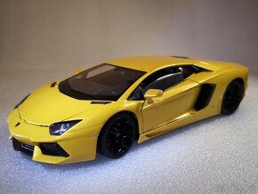 Lamborghini aventador Coupé , 1:24 - 2