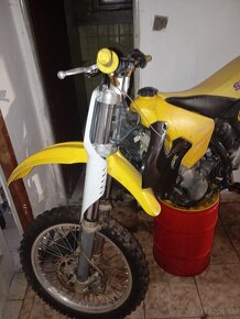 Predám Suzuki rm250 - 2