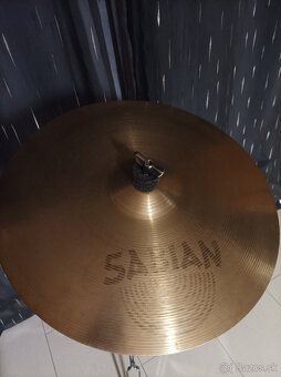 Sabian 16 palcový Medium Crash 40cm činel - 2