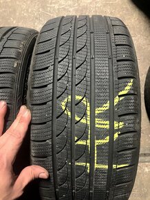 Tracmax 215/40 R17 zimné - 2