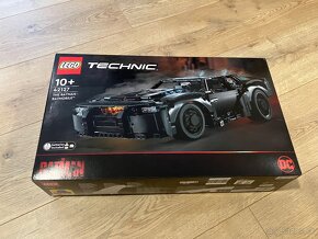 Lego batmobile 42127 - nevhodný darček - 2