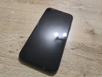 Iphone 11 128gb ma len velmi jemne znamky pouzivania telefon - 2