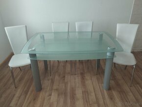 Sklenený stôl a 4 stoličky - 2