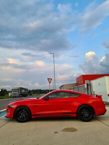 Ford Mustang 5.0 GT V8 - 2