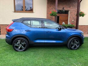 Volvo XC40 AWD D3 8AT R-DESIGN - 2