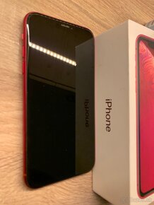 Predám iPhone XR 64gb v super stave - 2