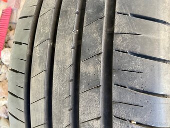 Predám pneu Bridgestone 215/55 R18 - 2