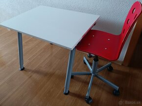 Nastaviteľný písací stôl a stolička ikea - 2