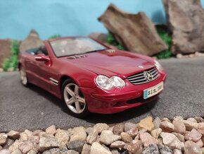 Prodám model 1:18 Mercedes Benz SL 500 2001 - 2