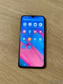 Samsung Galaxy A40 / 4/64GB Super stav - 2