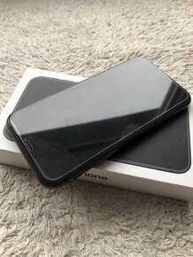 iPhone 11, 64 GB Black - 2