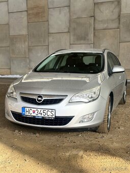 Opel Astra Sports Tourer - 2