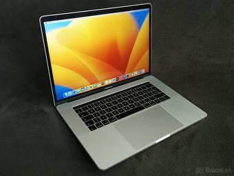 MacBook Pro 15" (2018) - 2