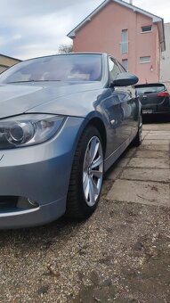 BMW 320i e90 - 2