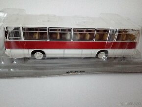 Predám modely autobusu a trolejbusu Ikarus 1:72. - 2