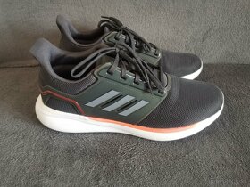 Botasky Adidas cloudfoam comfort - 2