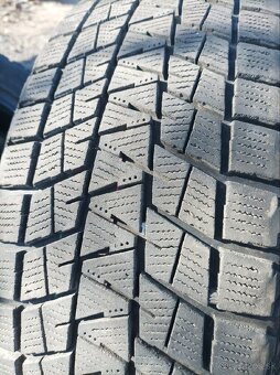 215/60 R17. Zimna sada - 2