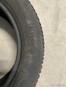 Pneu 215/55 R17 - 2