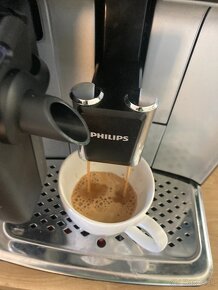 Plne automatický kávovar  Philips LatteGo  EP 3246/70 - 2