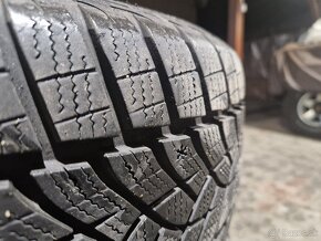 Sada pneu 215/60 r16 - 2