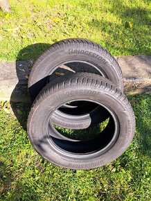 Zimne pneu 215/60 r16 bridgestone - 2