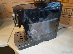 Automatický kávovar Delonghi - 2