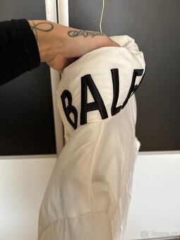 Balenciaga perova bunda - 2