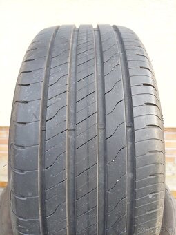 225/45 R17 - 2