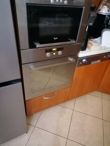 Vstavaná teplovzdušná rúra WHIRLPOOL nerez--50€ - 2