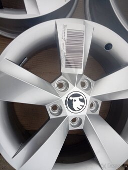 ŠKODA KAROQ 16"originálne hliníkové disky Nanuq - 2