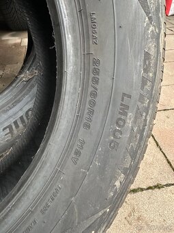 255/60 R18 - 2