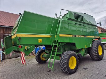 SKLÍZECÍ MLÁTIČKA  John Deere 2066 - 2