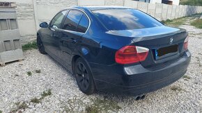 BMW E90 330XD - 2