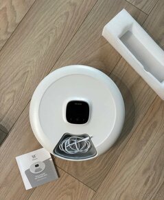 Tesla smart pet feeder - 2